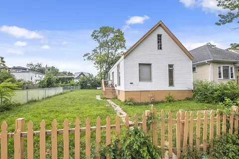1735 W Steuben St, Chicago, IL 60643