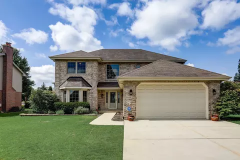 9064 Lancaster Ln, Woodridge, IL 60517
