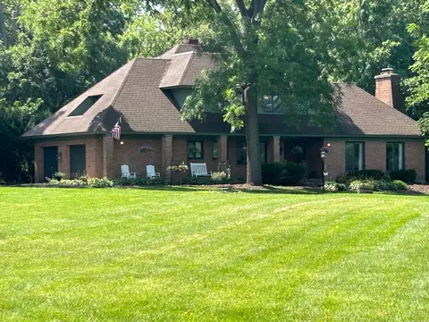 32 W971 Honey Hill Cir, Wayne, IL 60184