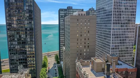 253 E Delaware Pl #7B, Chicago, IL 60611