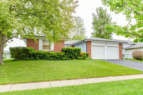 969 Wisconsin Ln, Elk Grove Village, IL 60007