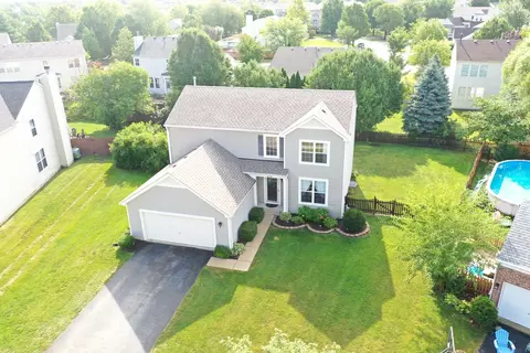 3758 Indian Head Ln, Joliet, IL 60435