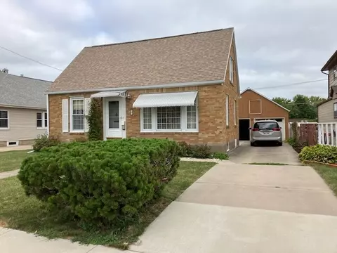 808 E 16th St, Sterling, IL 61081