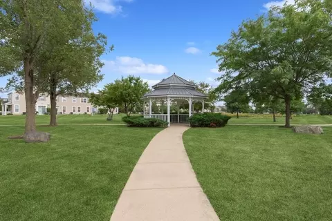 2525 Evergreen Cir, Mchenry, IL 60050 photo 21