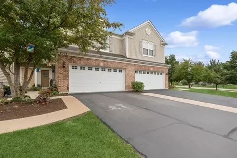 2525 Evergreen Cir, Mchenry, IL 60050 photo 2