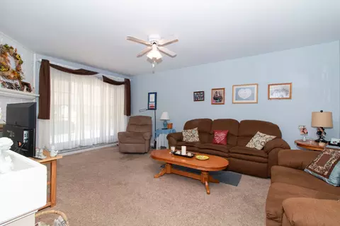 5 Foley Ave, Bloomington, IL 61701 photo 4