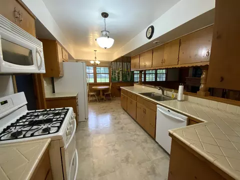 750 Gary Ave, Aurora, IL 60506 photo 6