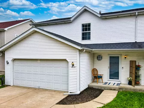2610 Carrington Ln, Bloomington, IL 61705