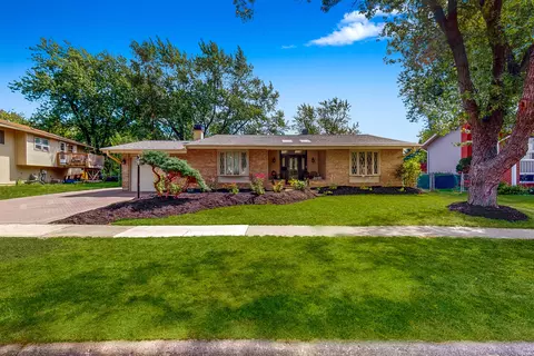2417 Jackson Dr, Woodridge, IL 60517