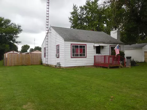 201 E 14th St, Streator, IL 61364