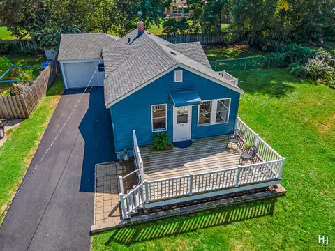 211 N River Rd, Fox River Grove, IL 60021