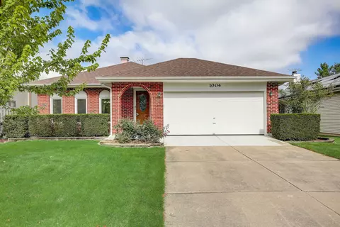 1004 Fordham Way, Westmont, IL 60559