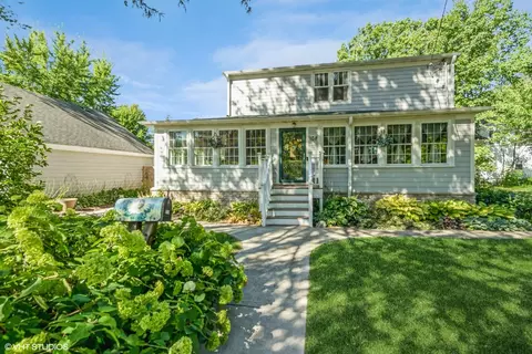 108 Lincoln Ave, Fox River Grove, IL 60021