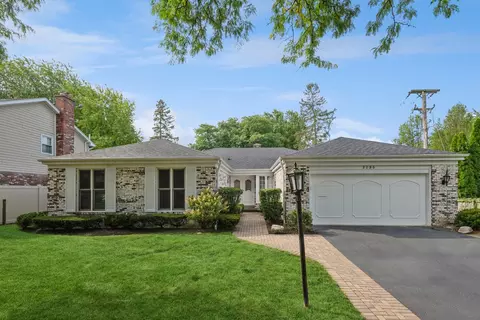 2235 Iroquois Rd, Wilmette, IL 60091