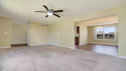 350 Cloud Mist Dr, Capron, IL 61012 photo 5