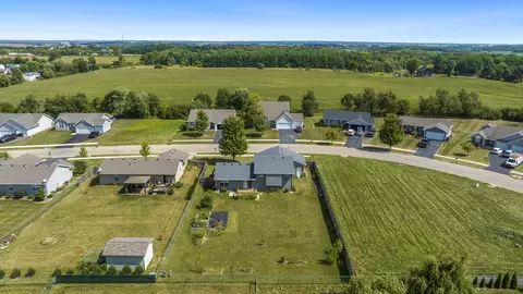 350 Cloud Mist Dr, Capron, IL 61012 photo 30