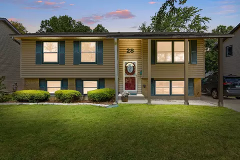 28 W Nevada Ave, Glendale Heights, IL 60139
