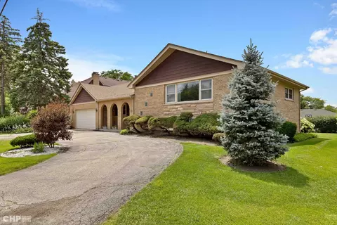 9152 Knight Ave, Des Plaines, IL 60016