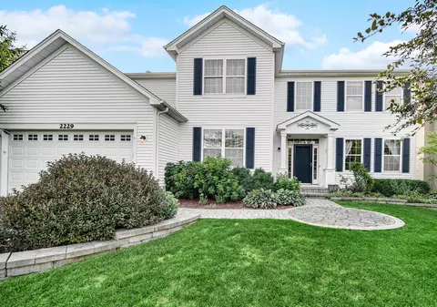2229 Bluewater Dr, Wauconda, IL 60084