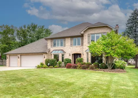 708 Berkshire Ct, Downers Grove, IL 60516
