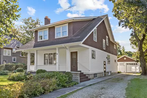 21 W Paddock St, Crystal Lake, IL 60014