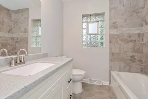 6445 Forestview Dr, Oak Forest, IL 60452 photo 7