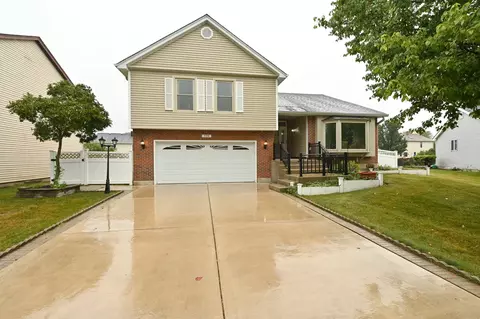 935 Hillside Ct, Bartlett, IL 60103
