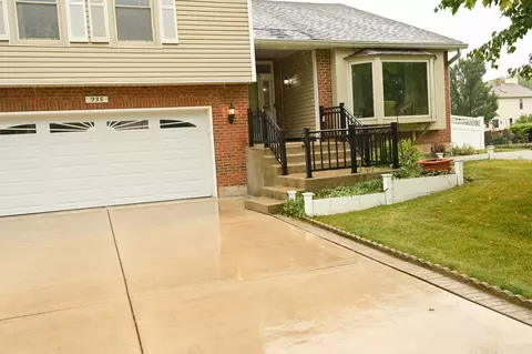 935 Hillside Ct, Bartlett, IL 60103 photo 2