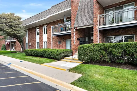 4129 Saratoga Ave #222, Downers Grove, IL 60515