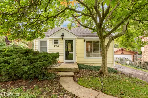 4504 Cross St, Downers Grove, IL 60515