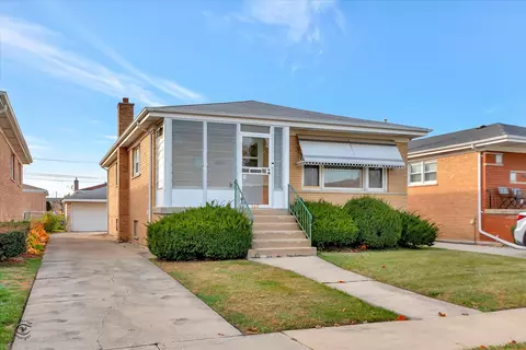 560 Calhoun Ave, Calumet City, IL 60409