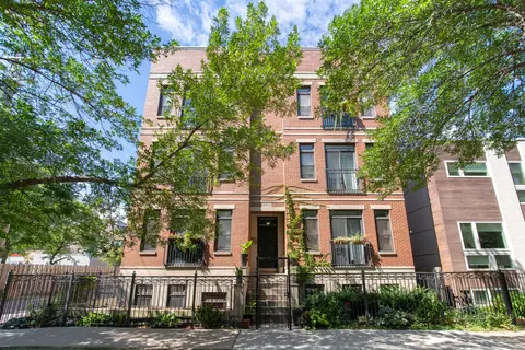 1620 N Mozart St #3S, Chicago, IL 60647