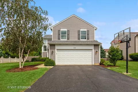 2078 Conway Ln, Aurora, IL 60503