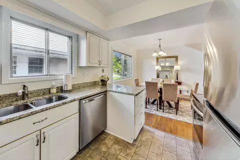 1216 Pine St #A, Glenview, IL 60025 photo 14