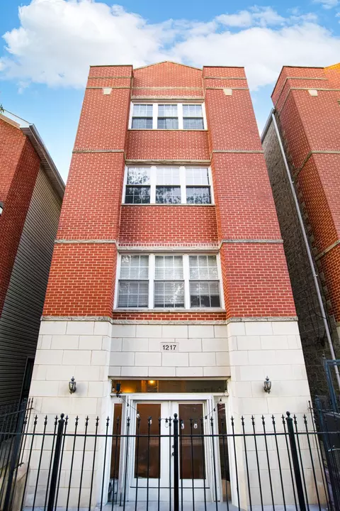 1217 N Honore St #2, Chicago, IL 60622