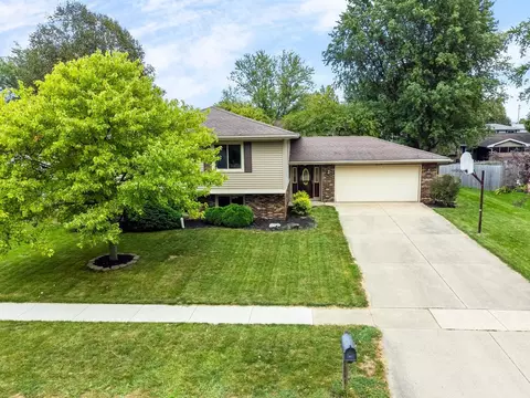 1209 Nicki Dr, Bloomington, IL 61704 photo 2