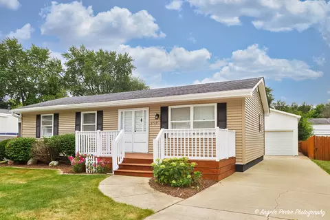 1717 Meadow Ln, Mchenry, IL 60050 photo 3