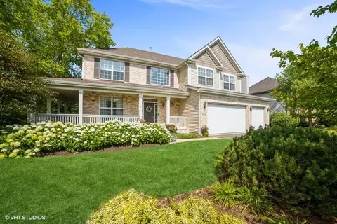1572 Rolling Hills Dr, Crystal Lake, IL 60014