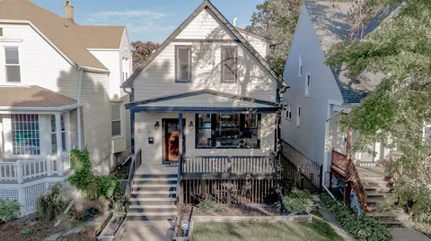 3913 N Richmond St, Chicago, IL 60618