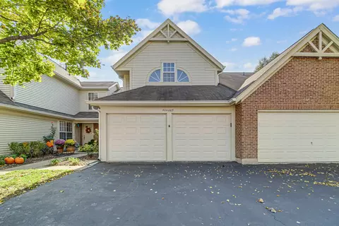 30 W005 Mayfair Ct, Warrenville, IL 60555