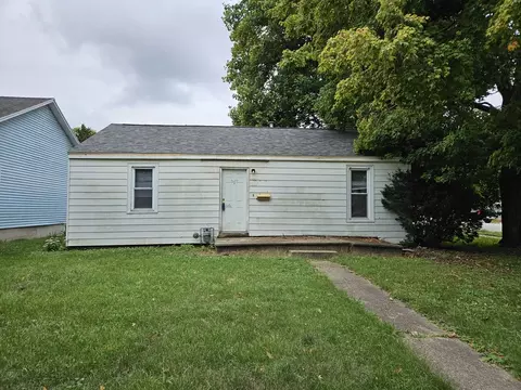 829 W Maple St, Champaign, IL 61820
