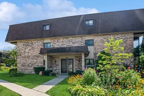 9176 South Rd #D, Palos Hills, IL 60465