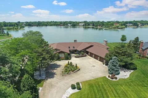 10 Watergate Dr, South Barrington, IL 60010