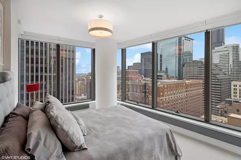 60 E Monroe St #2704, Chicago, IL 60603 photo 11