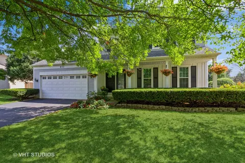 871 Burning Trl, Carol Stream, IL 60188