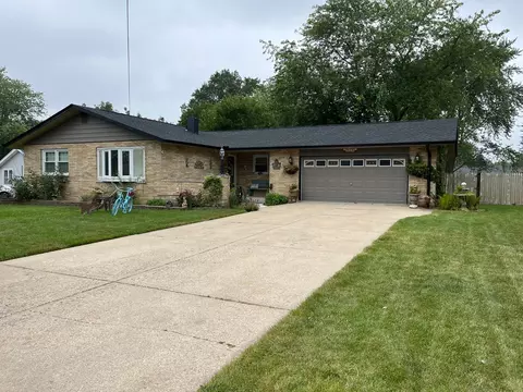 1110 Trask St, Aurora, IL 60505