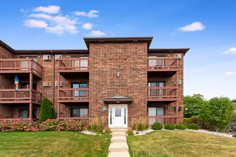 1101 Cedar St #2A, Glendale Heights, IL 60139