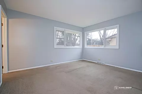 824 Diane Ave, Elgin, IL 60123 photo 16
