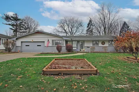 824 Diane Ave, Elgin, IL 60123