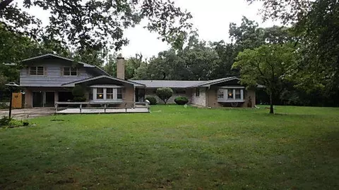 100 Thorn Creek Dr, Park Forest, IL 60466
